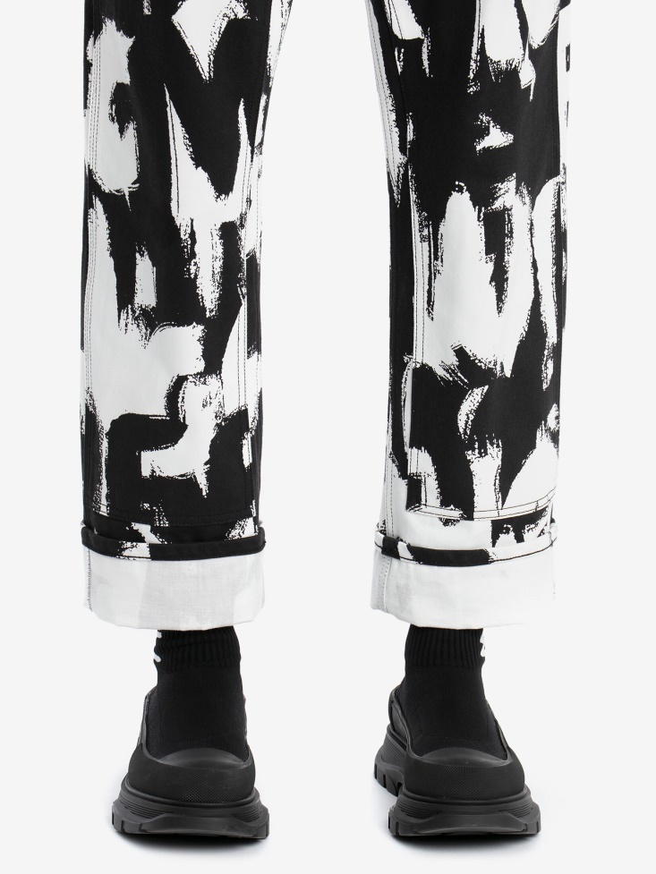 Black/White Men's in Graffiti Knit Tread Slick Boot Fashion Alexander McQueen
