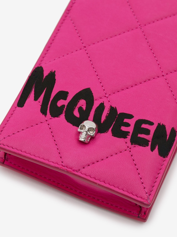 Fashion Alexander McQueen Bobby Pink Women's in Graffiti Phone Case With Chain