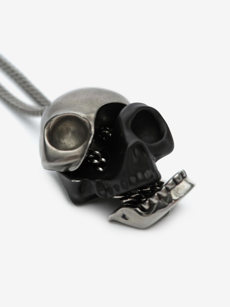 Fashion Alexander McQueen Divided Skull Pendant Black/Silver