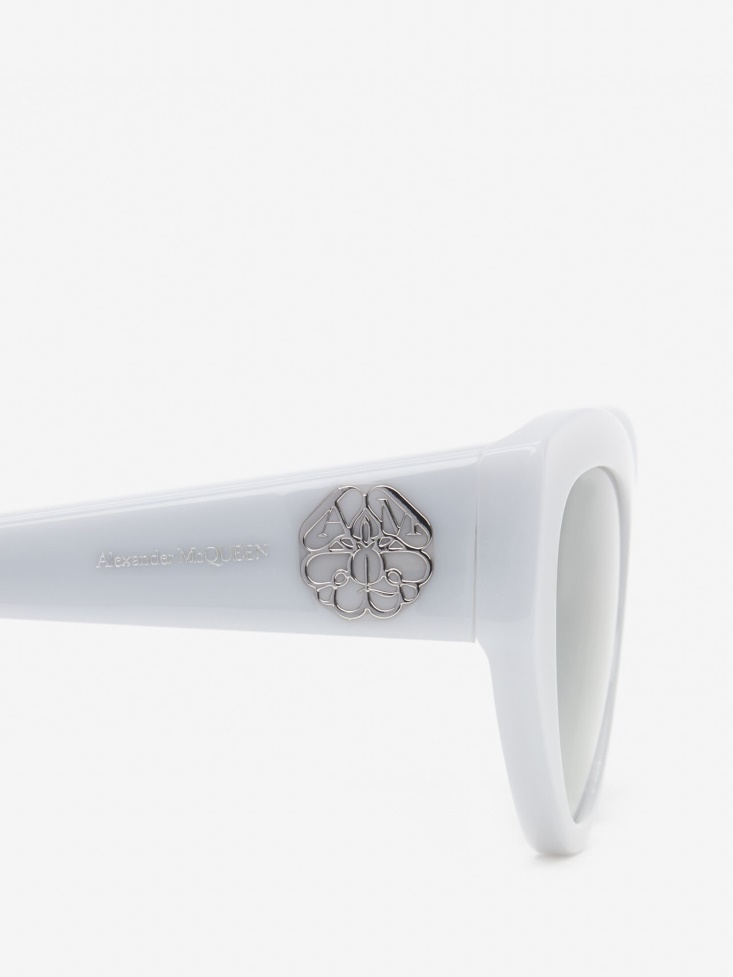 Opal Light Blue Women's Seal Logo Cat-Eye Sunglasses Fashion Alexander McQueen