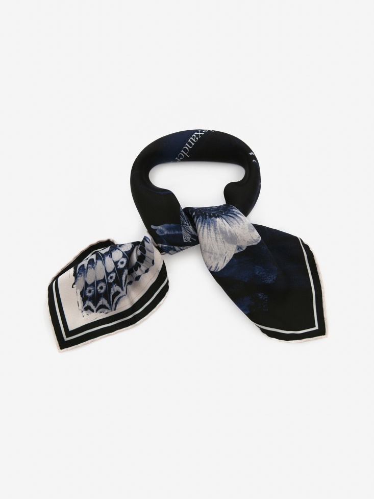 Fashion Alexander McQueen Navy Women's in Notes Bandana Silk Scarf